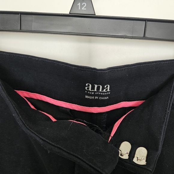 a.n.a Womens Mid Rise 3 1/2" Chino Short Black Size 12 - Picture 5 of 6